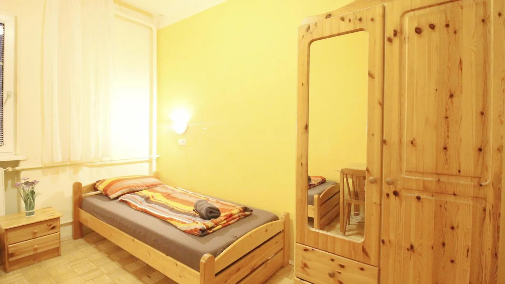 Double Room In Hutteldorfer Strasse Area Vienna 0*,  Austria